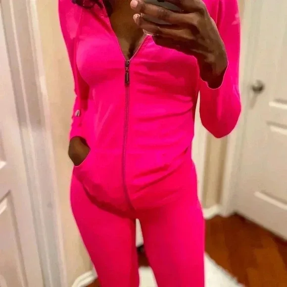 Sporty Lounge Set - Picture 7 of 9